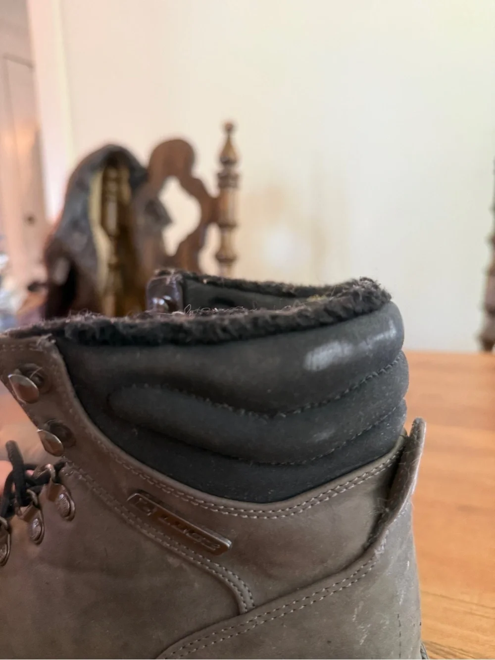 Lugz classic gray
